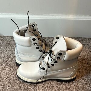 Timberland Women's White Lace Up Boots